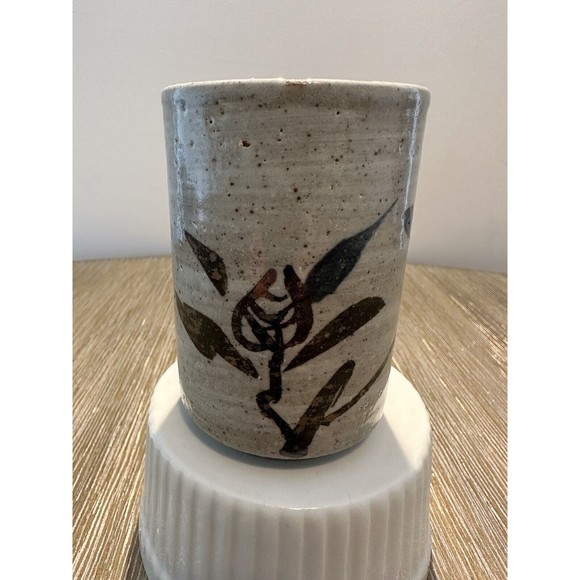Japanese Yunomi Green Tea Cup - Gray With White Flower Blue And Brown Foliage - Picture 4 of 7